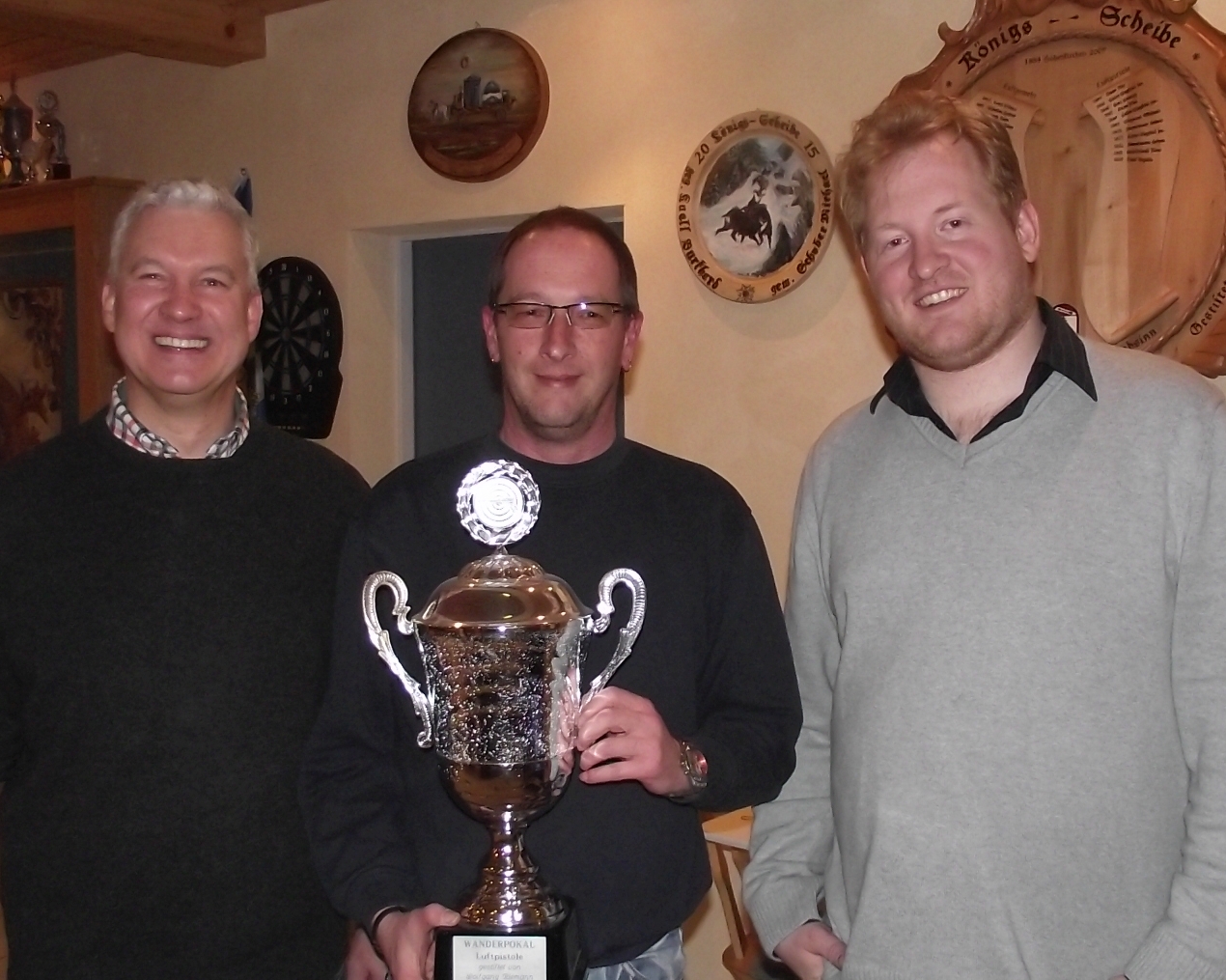 Wanderpokal Pistole Hess